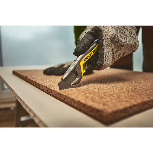 Cutter FATMAX® - Taglierino con cursore e sistema spezzalama integrato - Coltello con lama 18mm - Stanley - FMHT10594-0