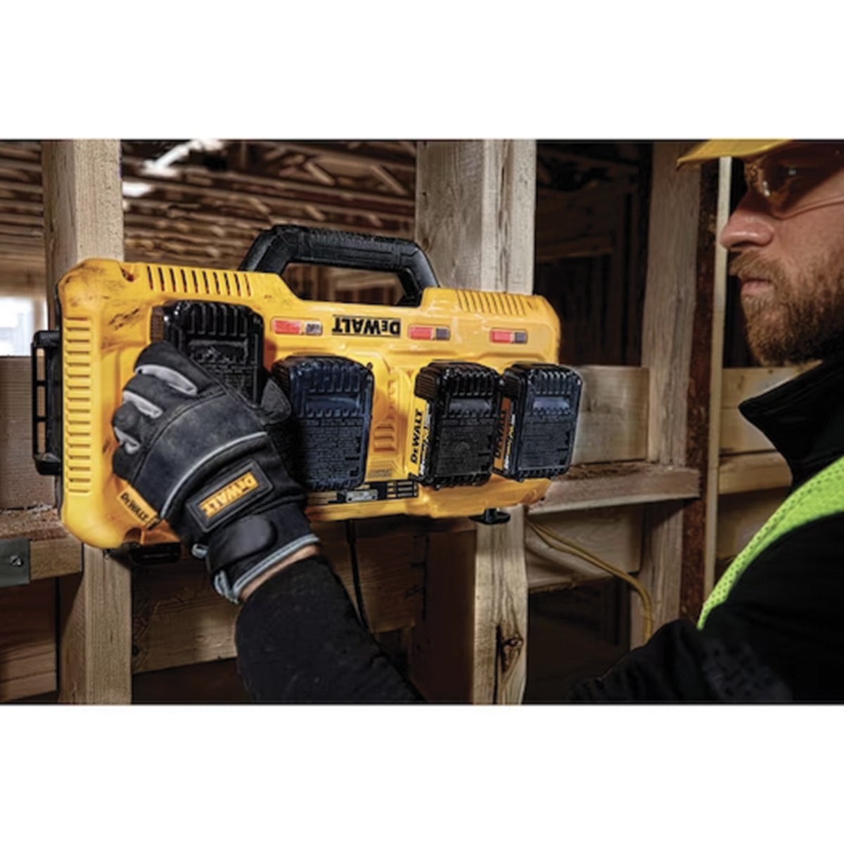 Universal 4-input 8Ah fast battery charger - DeWALT