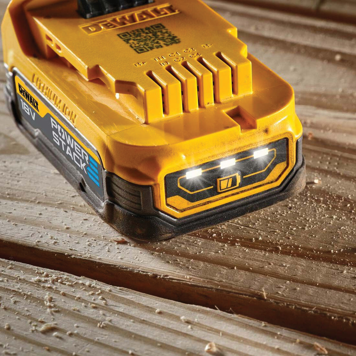 KIT of 2 XR 18V ​​POWERSTACK COMPACT 2Ah batteries + battery charger - DeWALT - DCB1102E2-QW