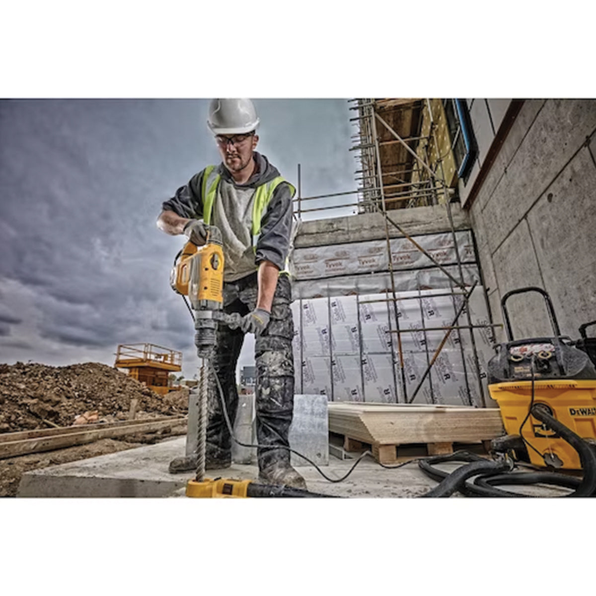 Marteau démo-perforateur 48mm SDS-Max 13,3J 1600W en COFFRET - DeWALT - D25733K-QS