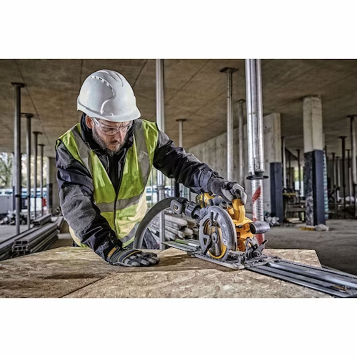Sega circolare diametro 190 mm prof. 61 mm 54V XR FLEXVOLT 2x6ah ad alta potenza in VALIGETTA TSTACK e ACCESSORI - DeWALT - DCS579T2-QW