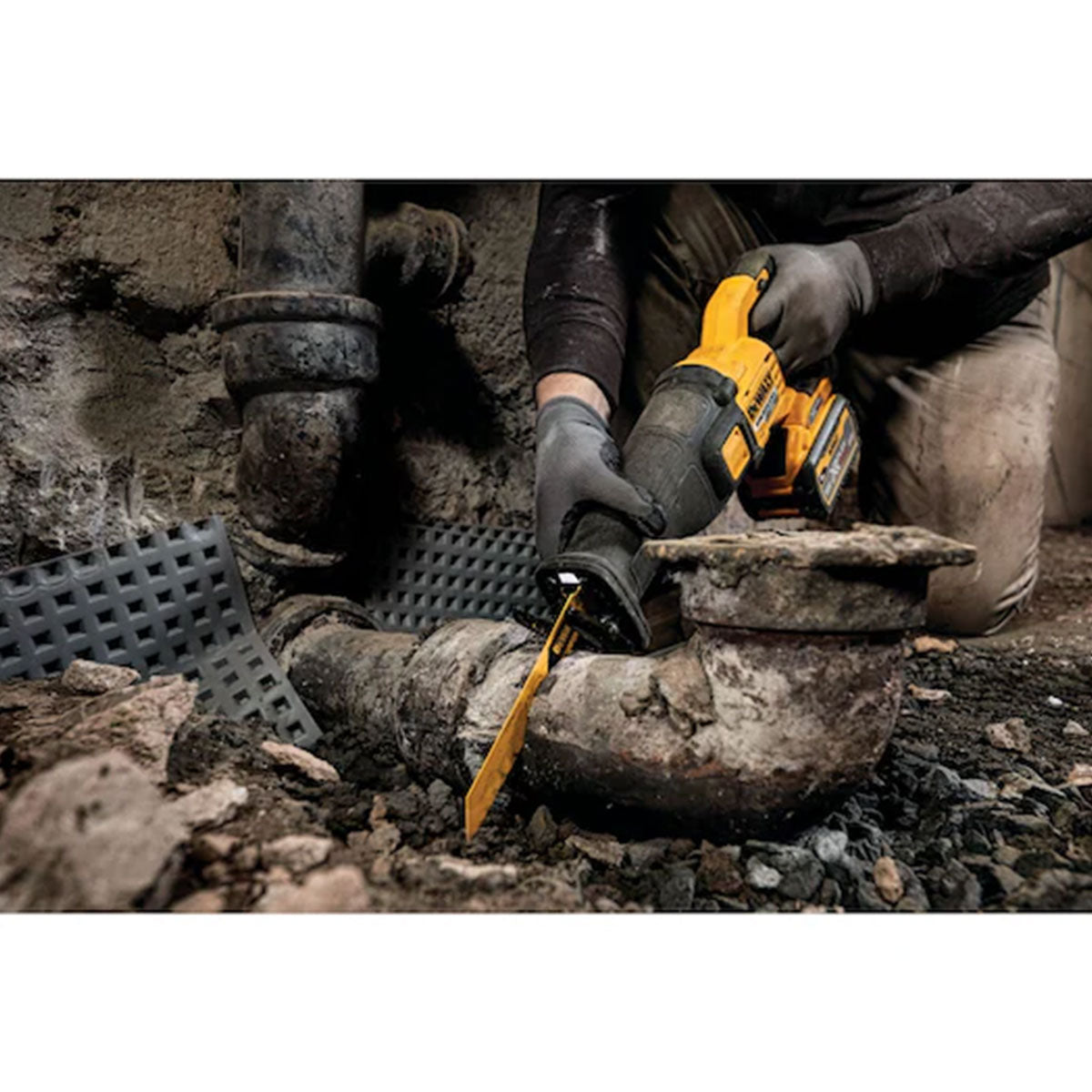 54V XR FLEXVOLT 2x9Ah High Power Reciprocating Saw in CASE and ACCESSORIES - DeWALT - DCS389X2-QW