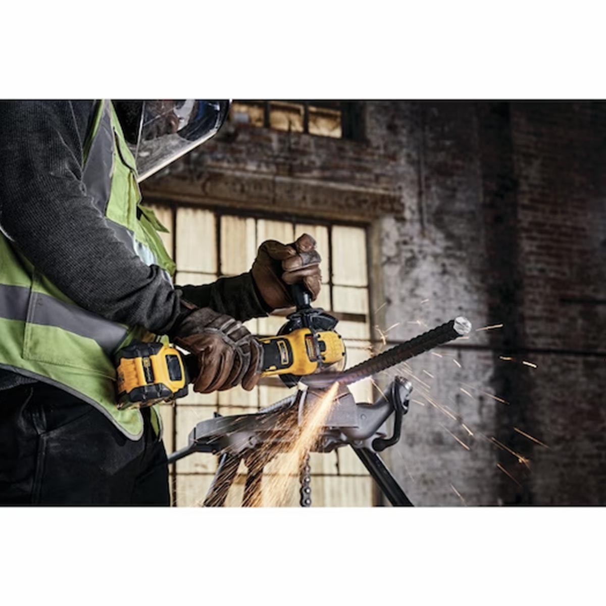 Meuleuse d'angle 125 mm Moteur BRUSHLESS à vitesse variable (en coffret sans batteries ni chargeur) dans TSTACK CASE - DeWALT - DCG409VSNT-XJ