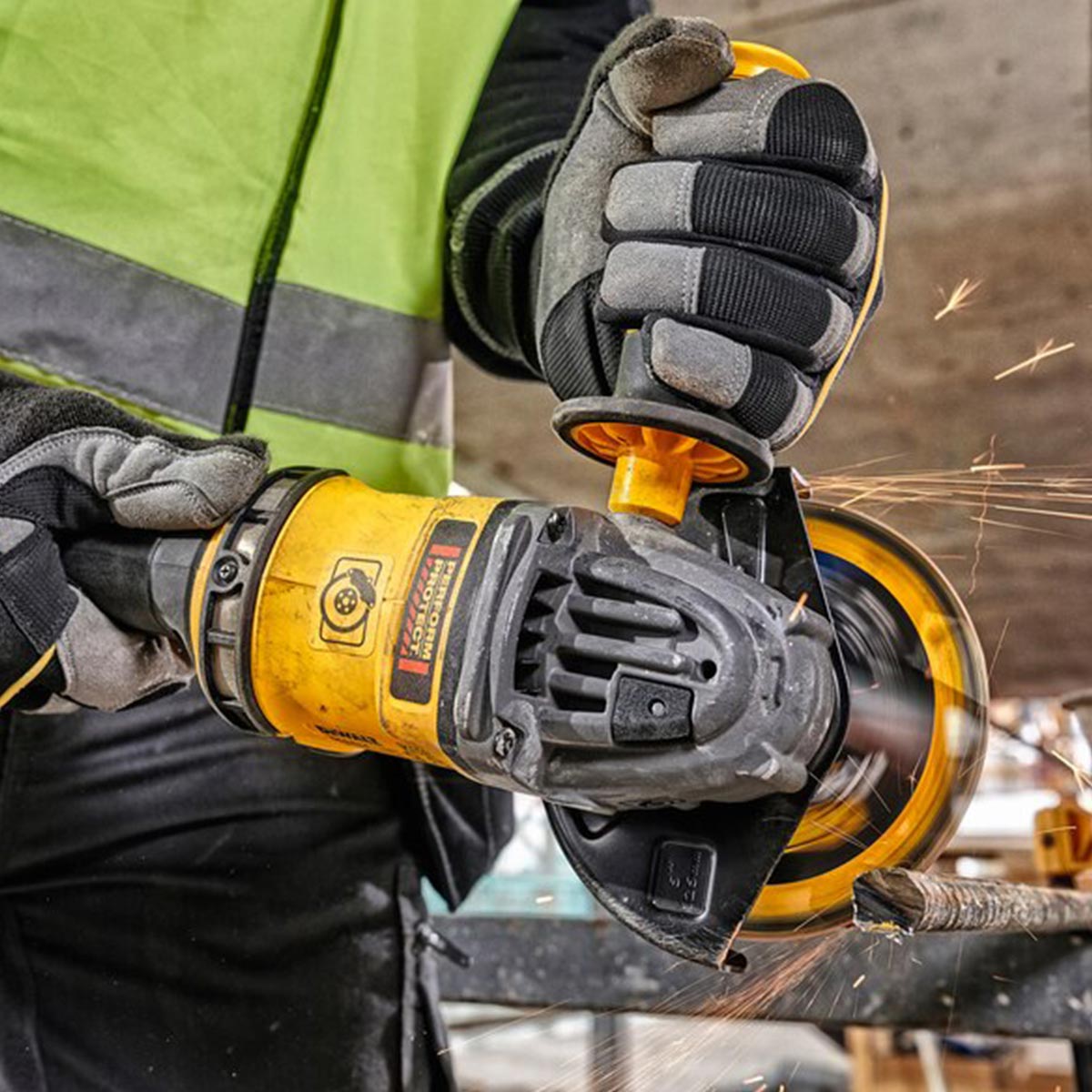 Meuleuse d'angle 125mm 54V XR FLEXVOLT moteur BRUSHLESS haute puissance dans COFFRET TSTACK et ACCESSOIRES - DeWALT - DCG418T2-QW