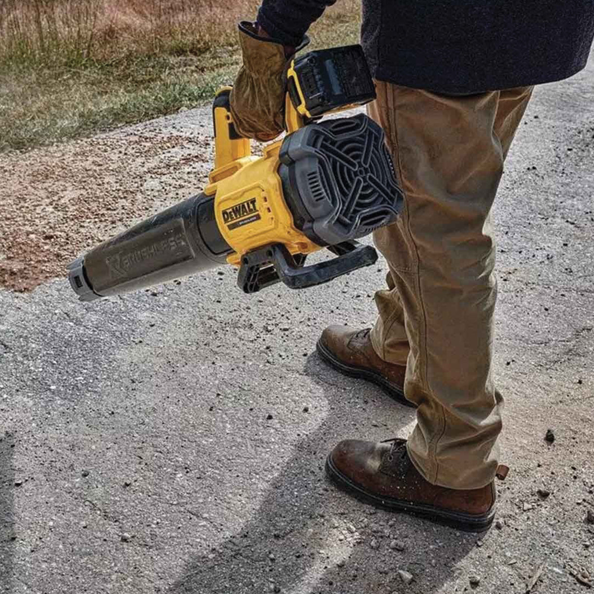 AXIAL Blower BRUSHLESS XR 18V ​​5Ah motor and ACCESSORIES - DeWALT - DCMBL562P1-QW