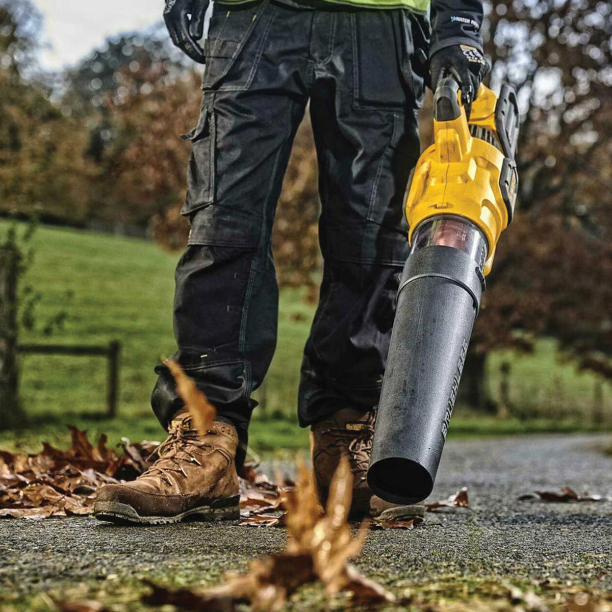Soffiatore ASSIALE motore BRUSHLESS XR FLEXVOLT 9Ah ad alta potenza e ACCESSORI - DeWALT - DCMBA572X1-QW