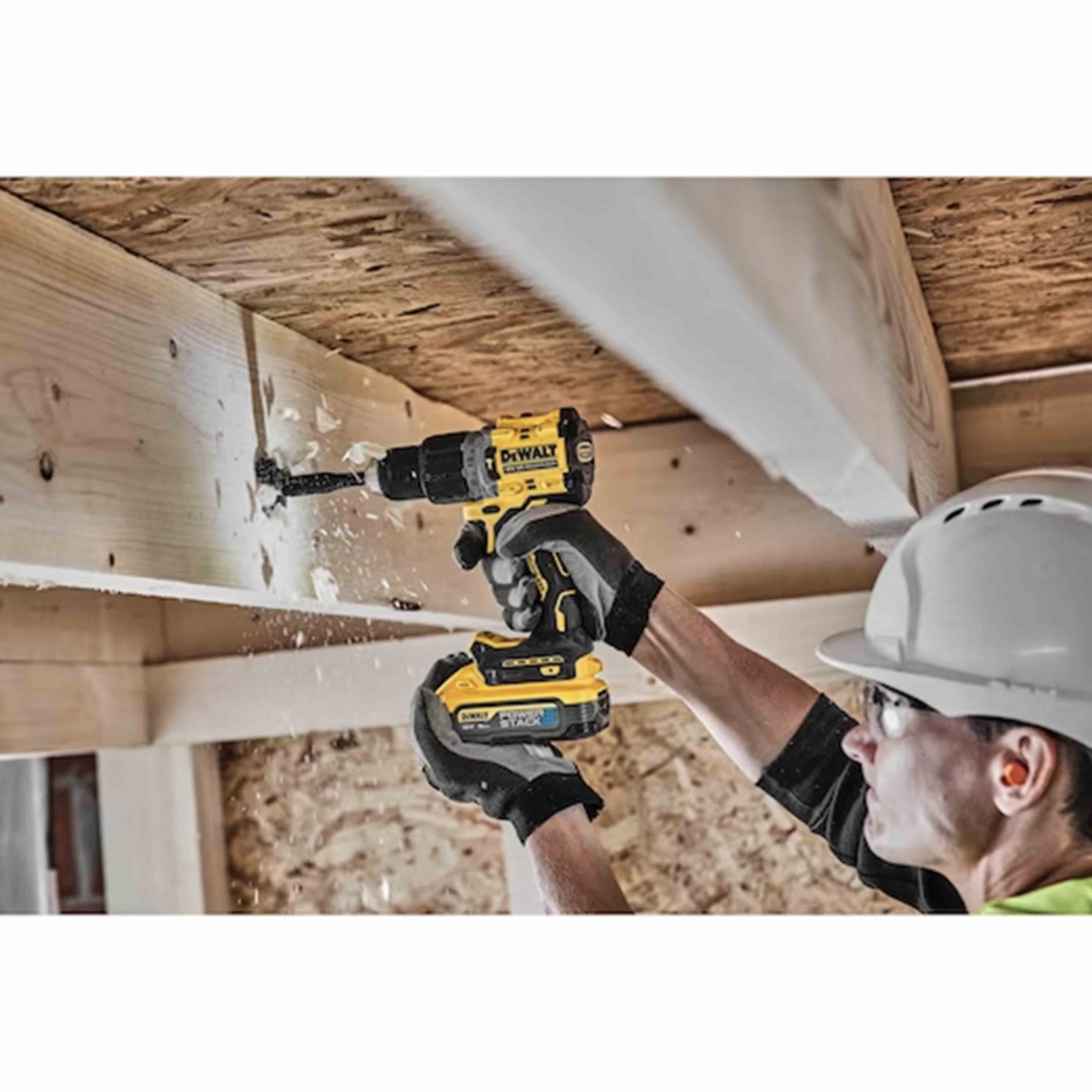 Trapano Avvitatore con percussione compatto 2 Velocità XR 18V BRUSHLESS - Mandrino metallo in VALIGETTA TSTACK e ACCESSORI - DeWALT