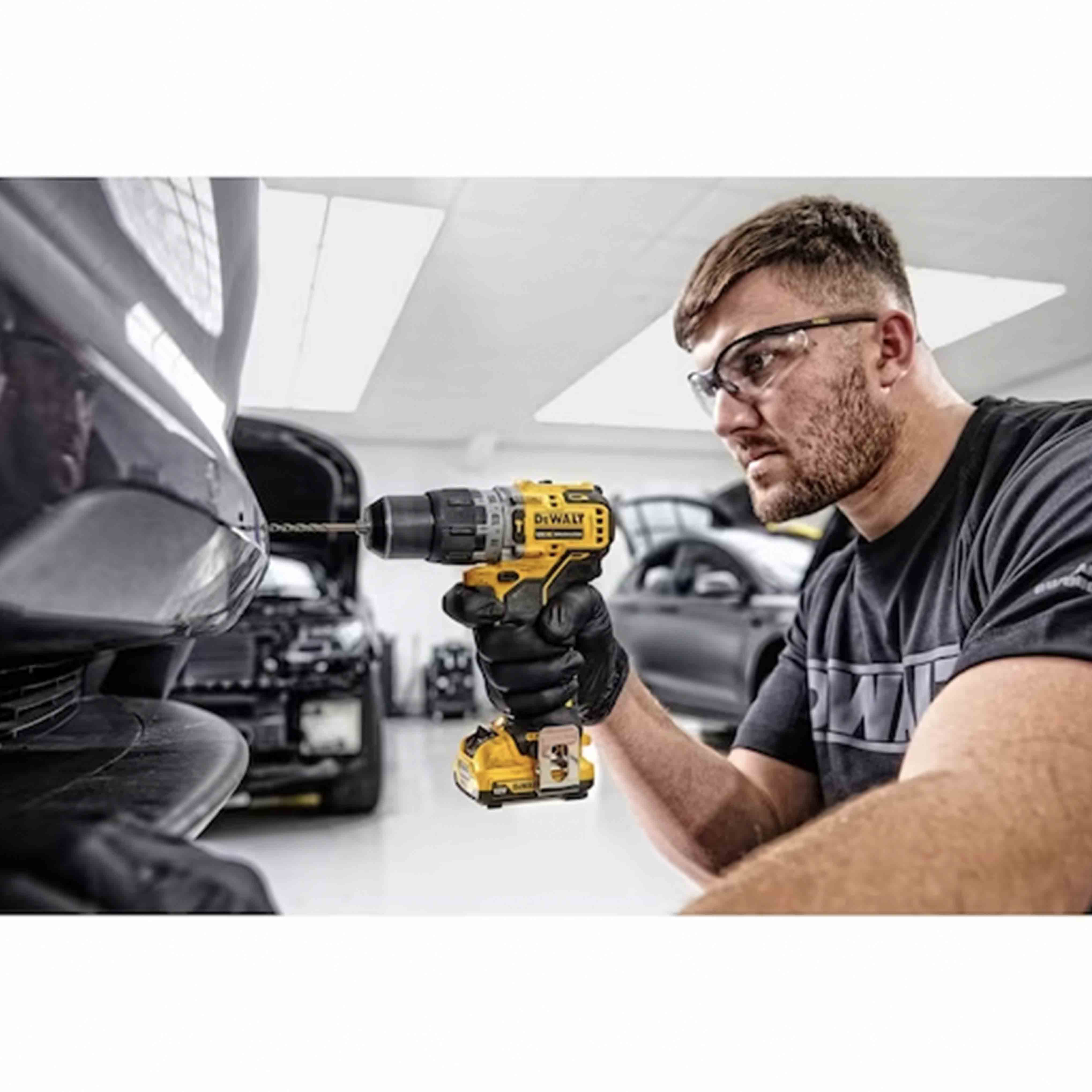 Trapano avvitatore con percussione XR 12v 2 batterie 2.0Ah BRUSHLESS - Compatto in VALIGETTA TSTACK e ACCESSORI - DeWALT