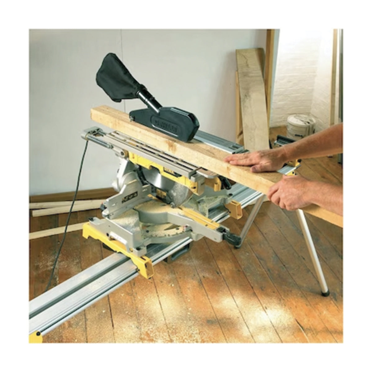 Troncatrice radiale con pianetto 305/30mm e ACCESSORI - DeWALT - D27112-QS