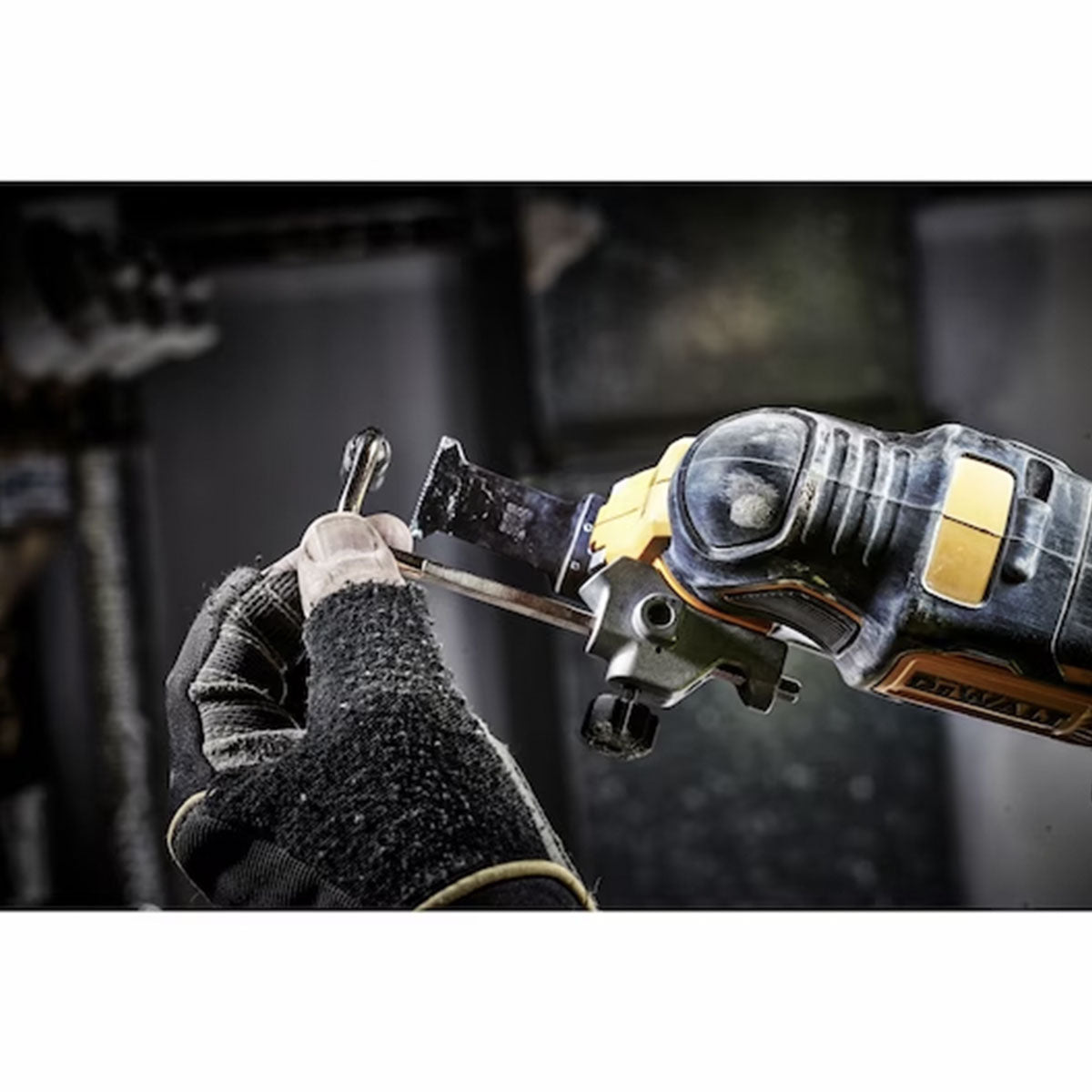 18V BRUSHLESS motor oscillating multifunction tool in TSTACK CASE and ACCESSORIES - DeWALT - DCS356P2-QW